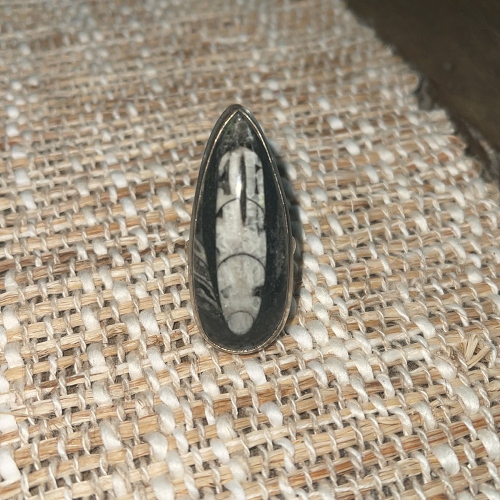 Sterling Silver Fossilized Black and White Agate Long Teardrop Stone Ring Size 7